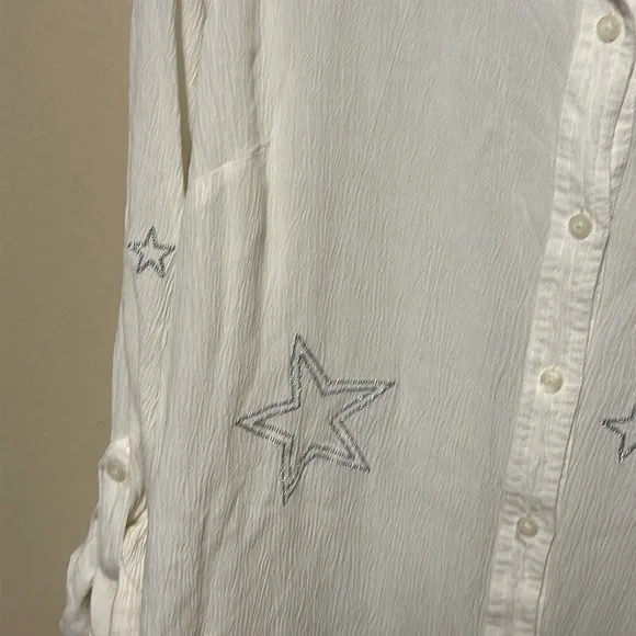 Torrid Taylor White button down shirt with embroidered silver stars Size 2X - Picture 4 of 11